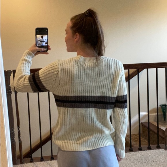 Cream and Gray Sweater - Picture 4 of 5